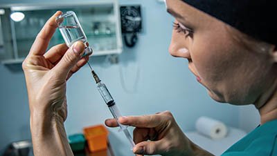 Врач набирает SITMST